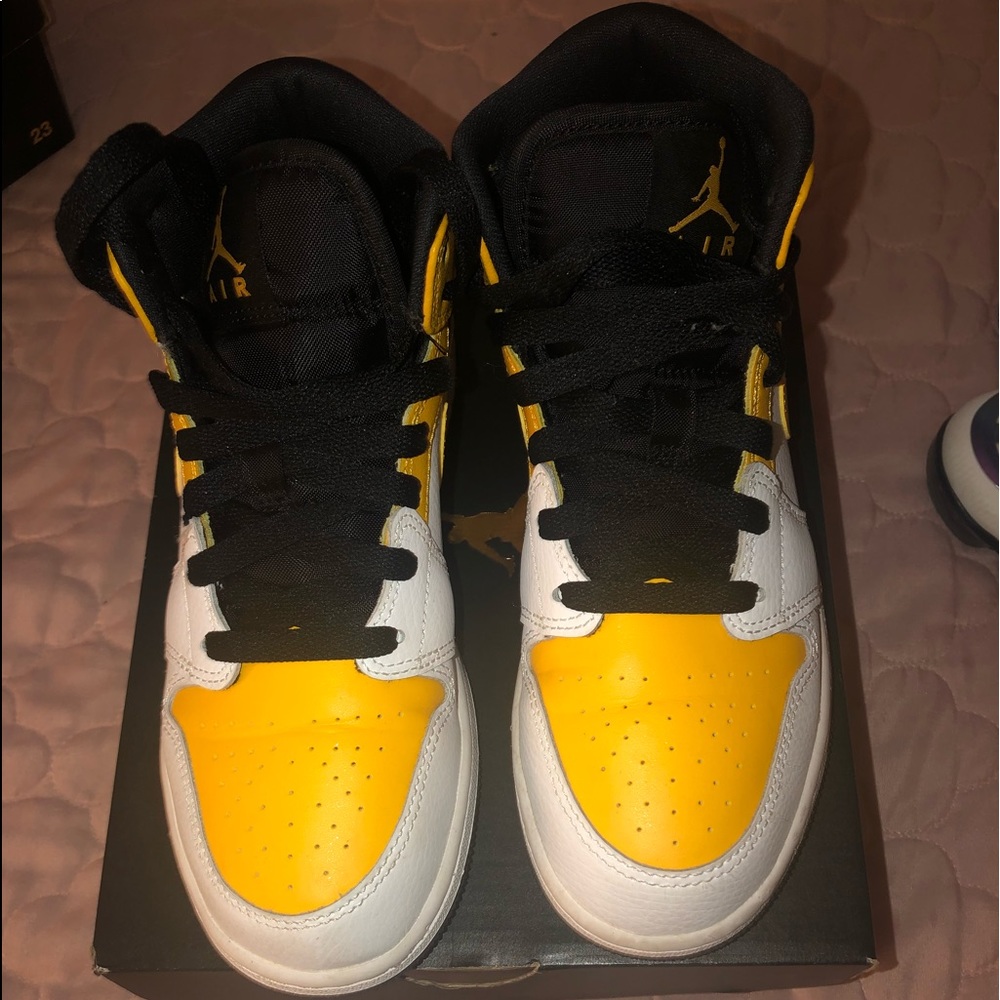 COPY - jordan 1 mid